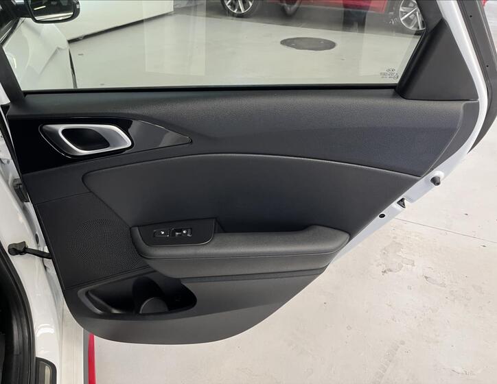 KIA ProCeed 29
