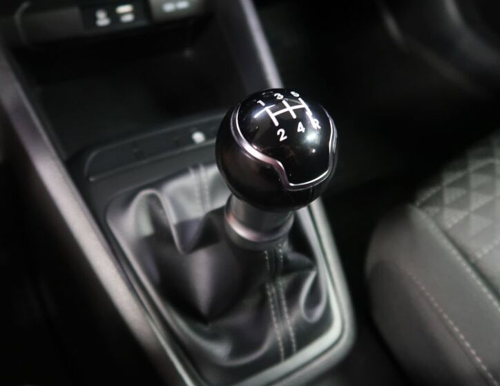 KIA Rio 26
