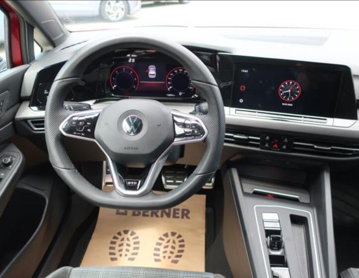 Volkswagen Golf 15