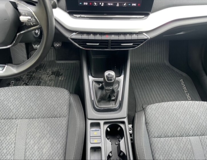 Škoda Octavia 10