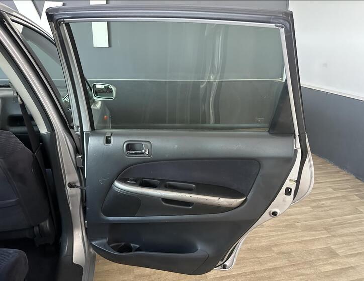 Honda Stream 17