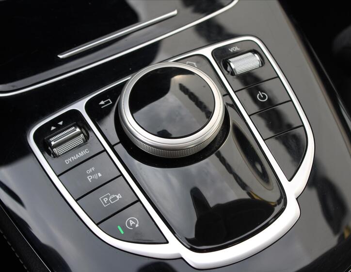 Mercedes-Benz Třídy E 18