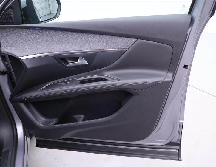 Peugeot 3008 13