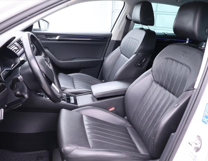 Škoda Superb 11