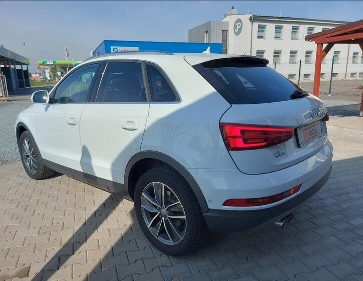 Audi Q3 6