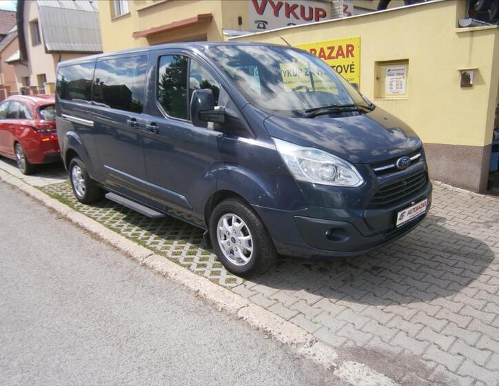 Ford Tourneo Custom 1