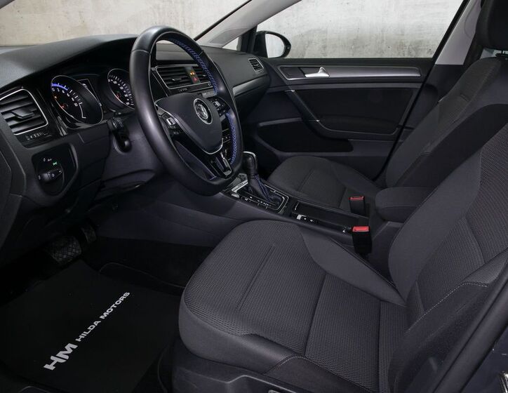 Volkswagen Golf 10