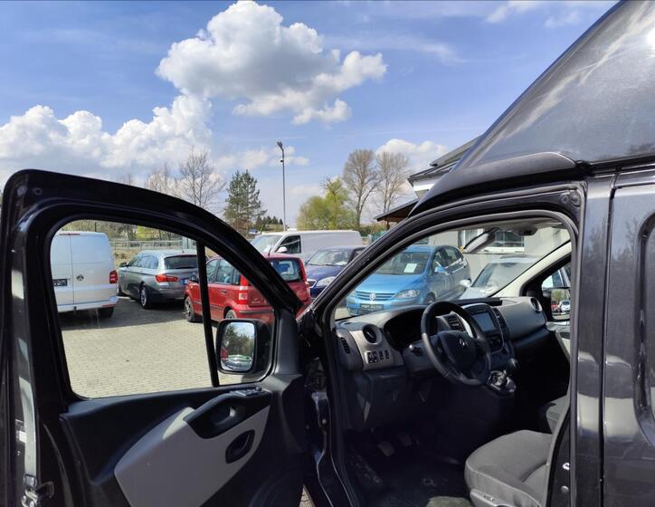 Renault Trafic 11