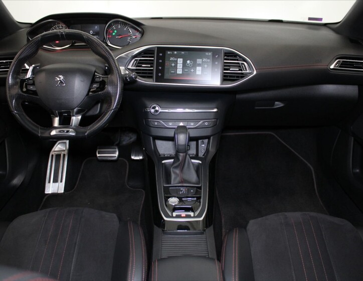 Peugeot 308 8