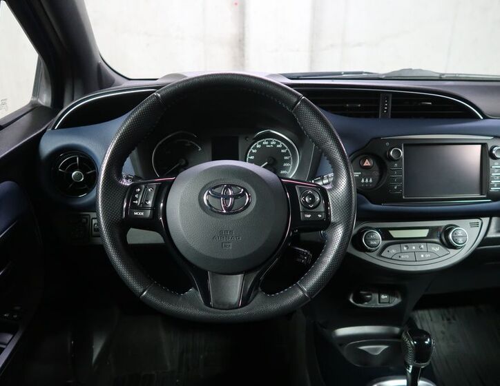 Toyota Yaris 15