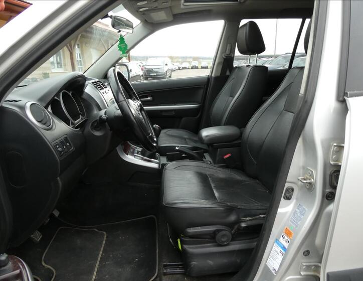 Suzuki Grand Vitara 13