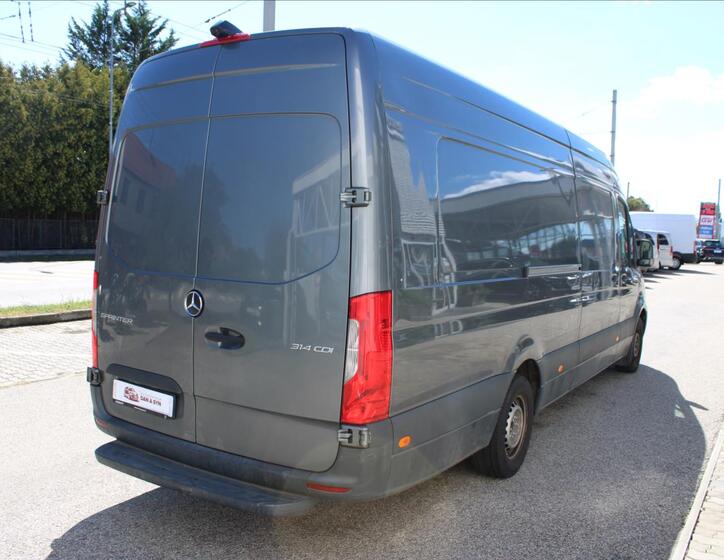 Mercedes-Benz Sprinter 3