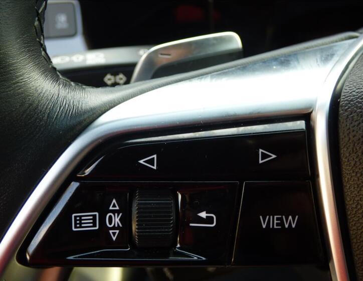 Audi e-tron 18