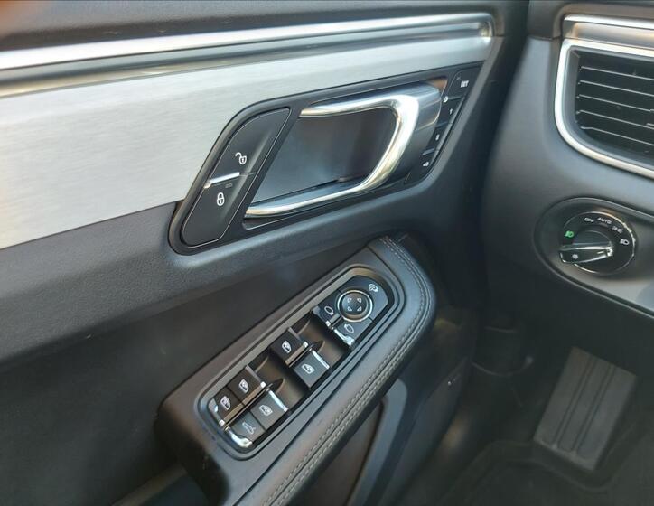 Porsche Macan 27