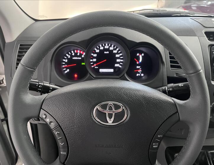 Toyota Hilux 14