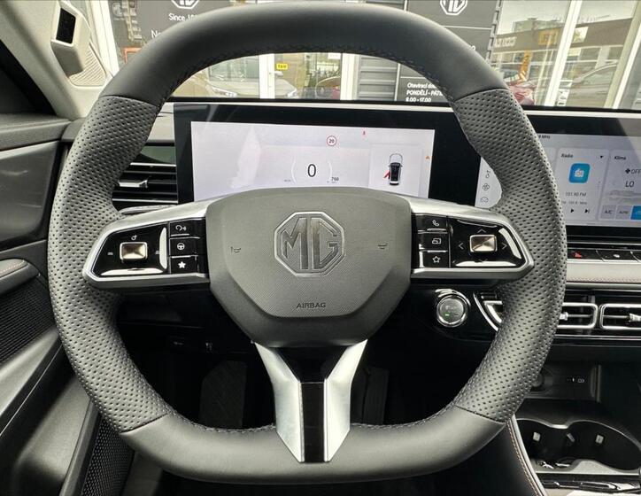 MG HS 8