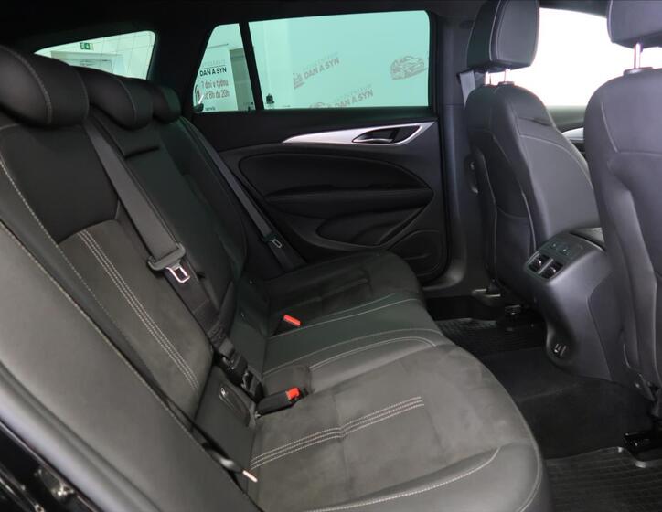 Opel Insignia 13