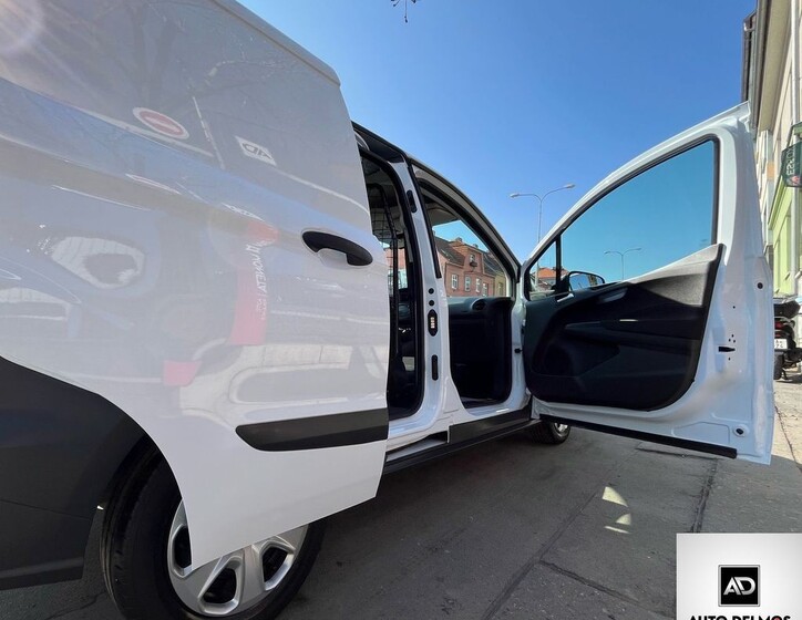 Ford Transit Courier 18