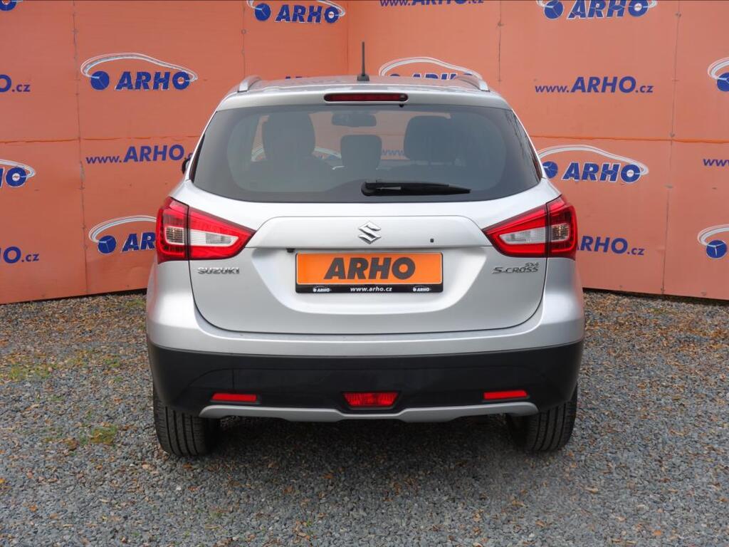 Suzuki S-Cross 6