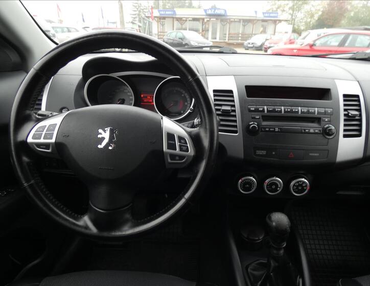 Peugeot 4007 7