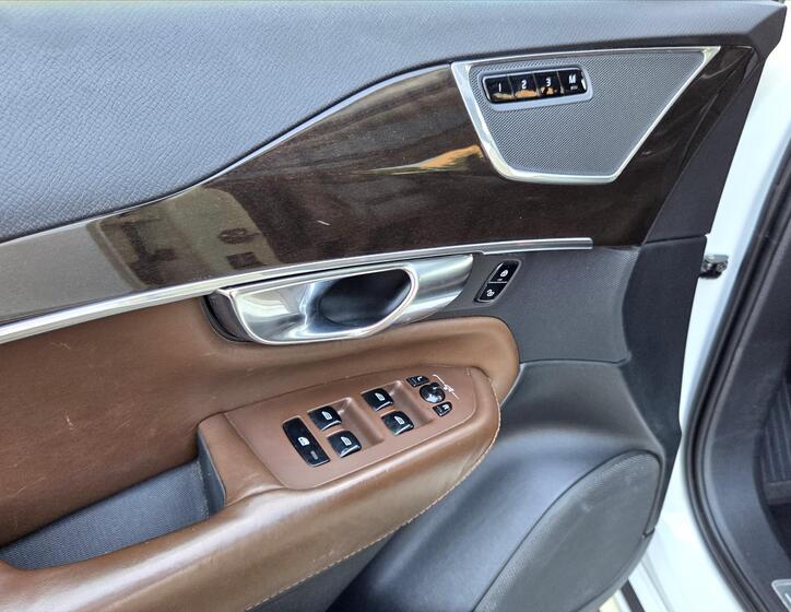 Volvo XC90 20