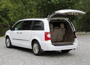 Chrysler Town & Country 10