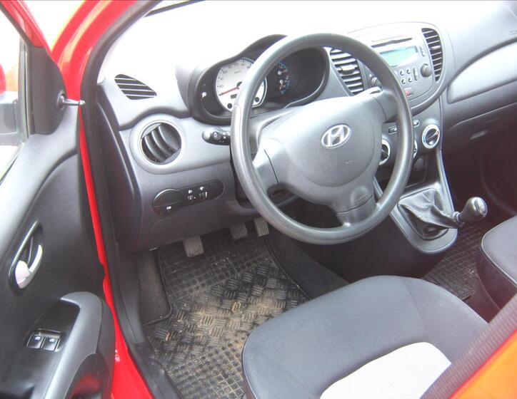 Hyundai i10 9