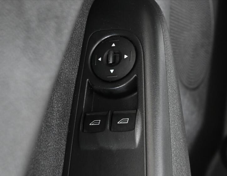 Ford Tourneo Courier 23