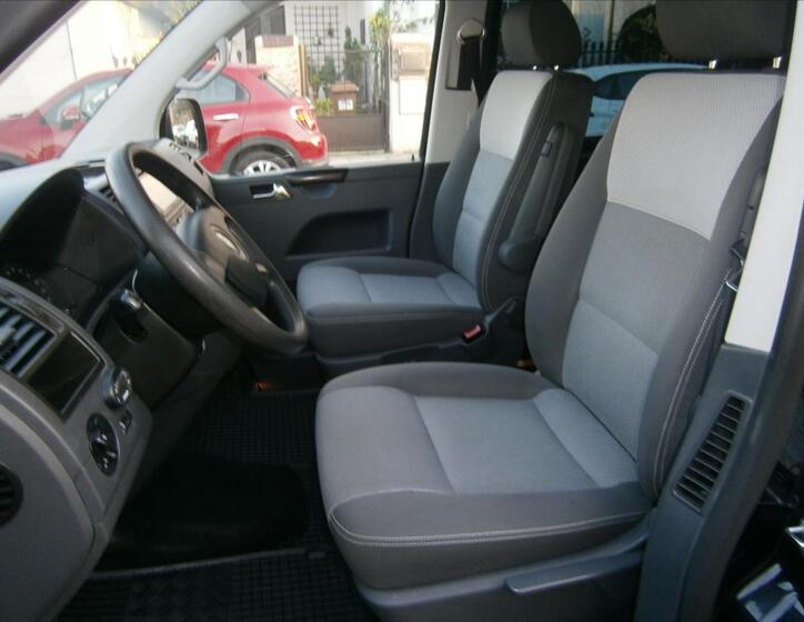 Volkswagen Multivan 12