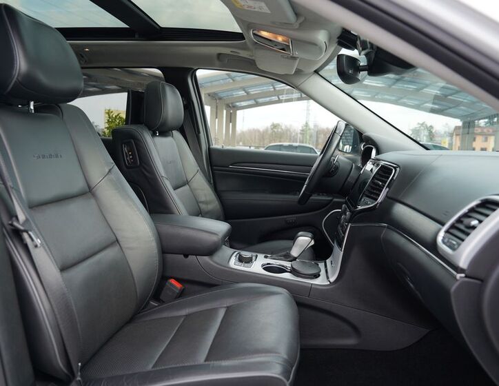Jeep Grand Cherokee 32