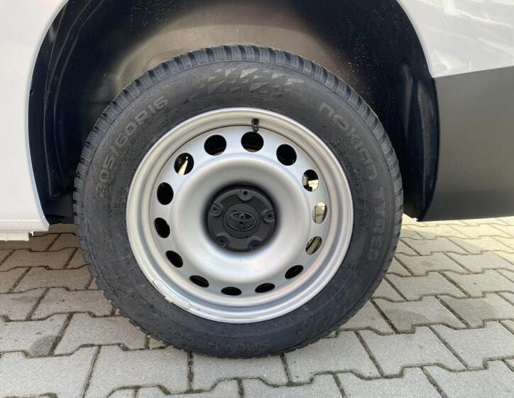 Toyota ProAce City 12