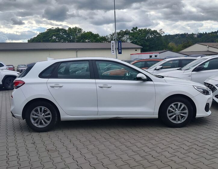 Hyundai i30 4