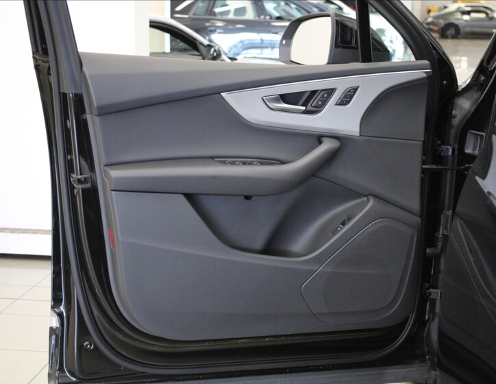 Audi Q7 19