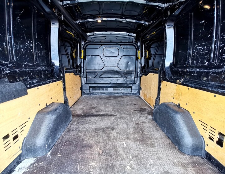 Ford Transit 17