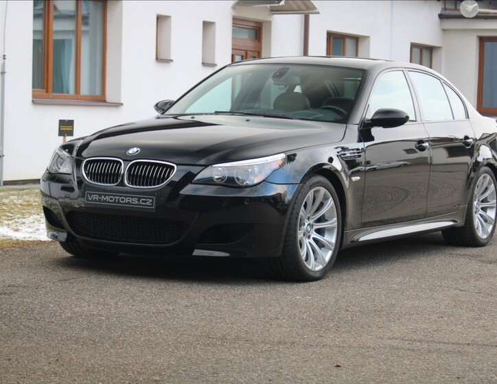 BMW M5 9