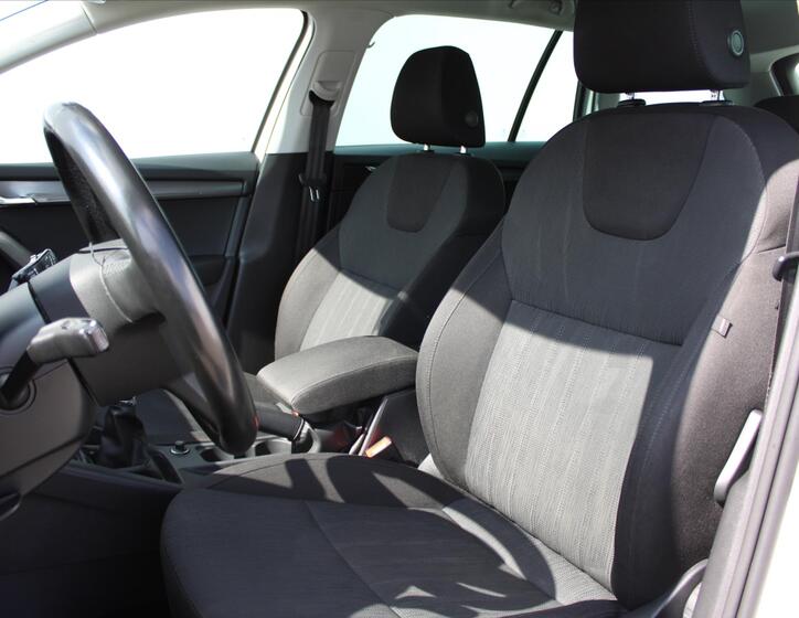 Škoda Octavia 10