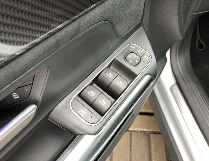Mercedes-Benz GLA 24