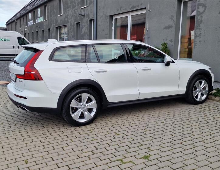 Volvo V60 11