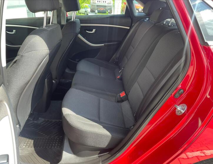 Hyundai i30 11