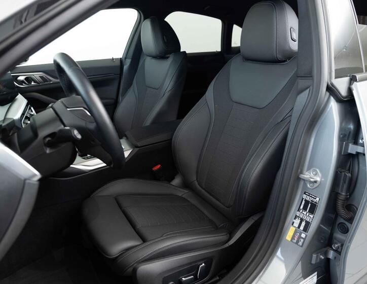 BMW i4 18