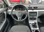Volkswagen Passat 9