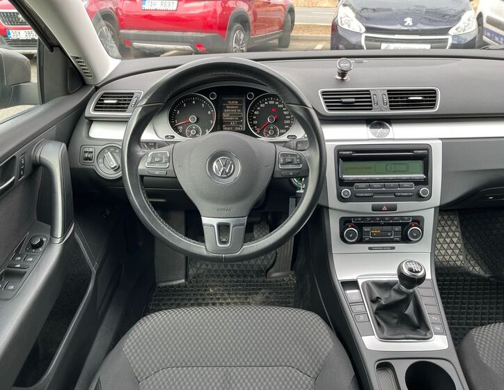 Volkswagen Passat 9