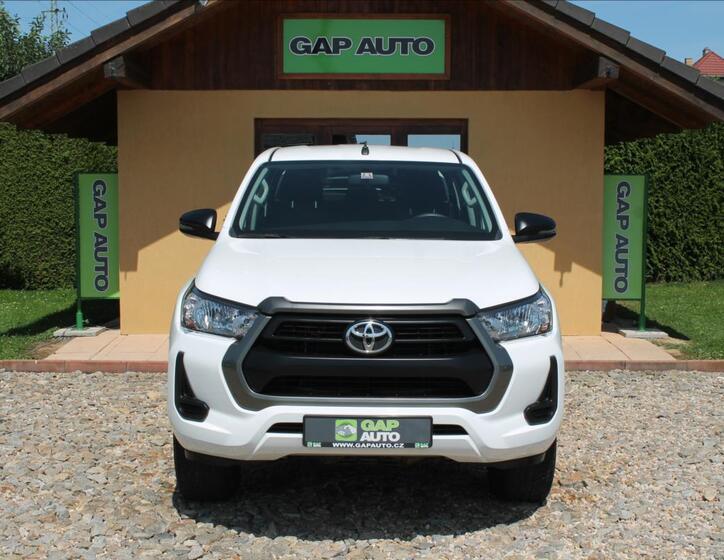 Toyota Hilux 2