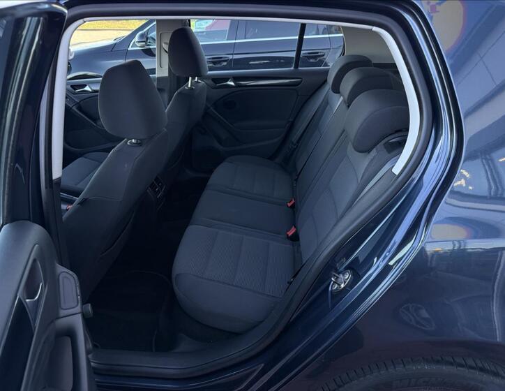 Volkswagen Golf 12