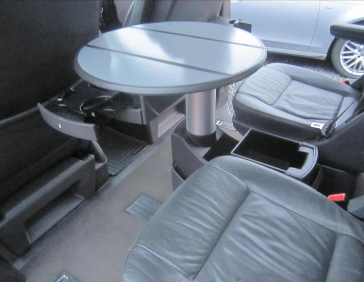 Volkswagen Multivan 38