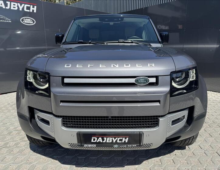 Land Rover Defender 5
