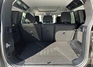 Land Rover Defender 17