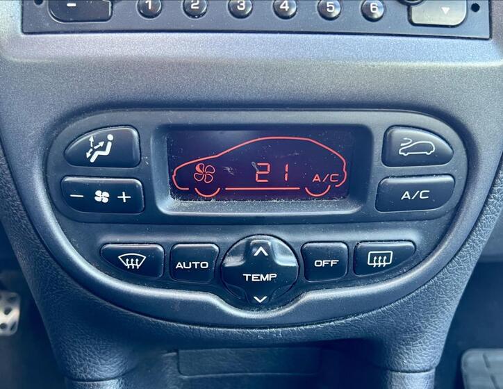 Peugeot 206 26