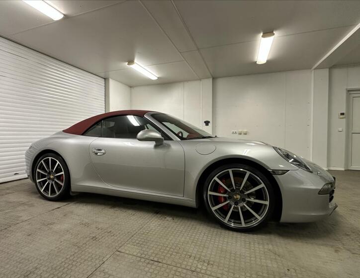 Porsche 911 4