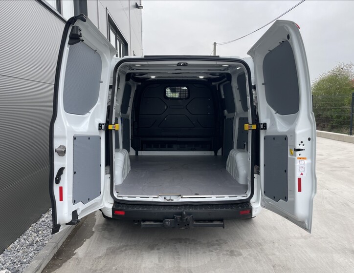 Ford Transit Custom 8